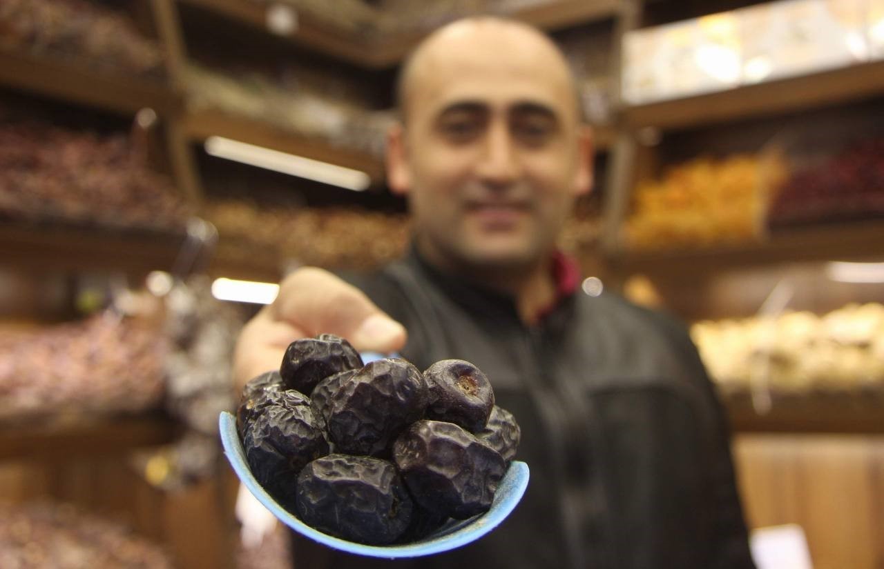 Hurma alırken bunlara dikkat edin!
Hurma alırken bunlara dikkat edin!