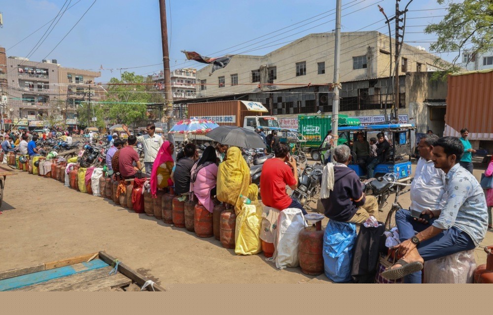 Hürmüz’de Hint gemilerine uygulanan yasak nedeniyle Hindistan’da gaz krizi

