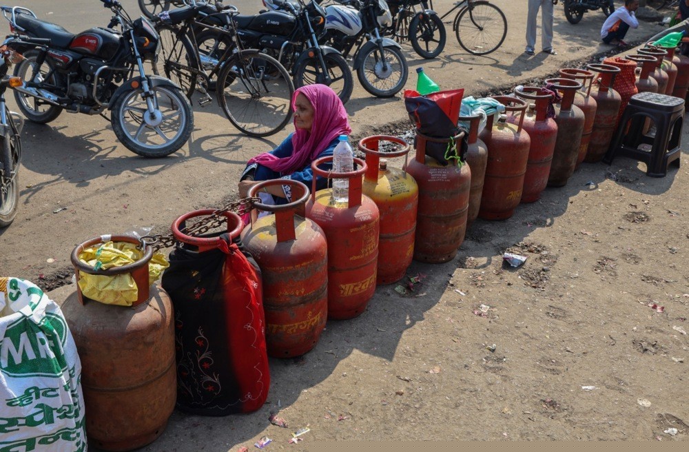 Hürmüz’de Hint gemilerine uygulanan yasak nedeniyle Hindistan’da gaz krizi

