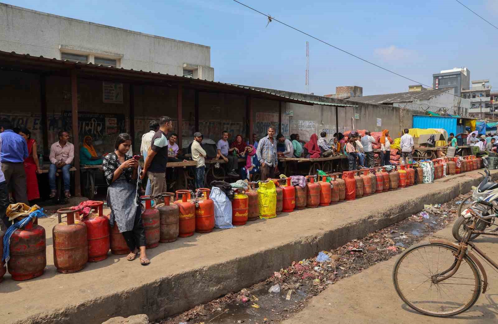 Hürmüz’de Hint gemilerine uygulanan yasak nedeniyle Hindistan’da gaz krizi
