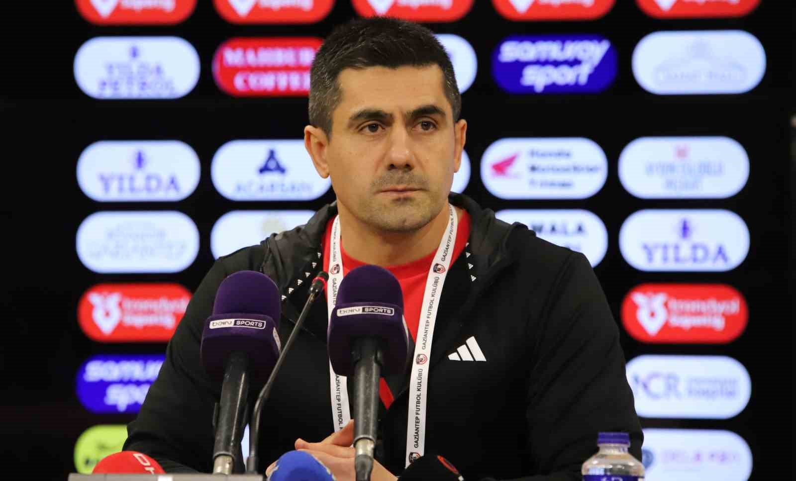 Hüseyin Çayır: "Çok iyi oynadığımız bir maçı kaybetmenin üzüntüsünü yaşıyoruz"
Hüseyin Çayır: "Çok iyi oynadığımız bir maçı kaybetmenin üzüntüsünü yaşıyoruz"