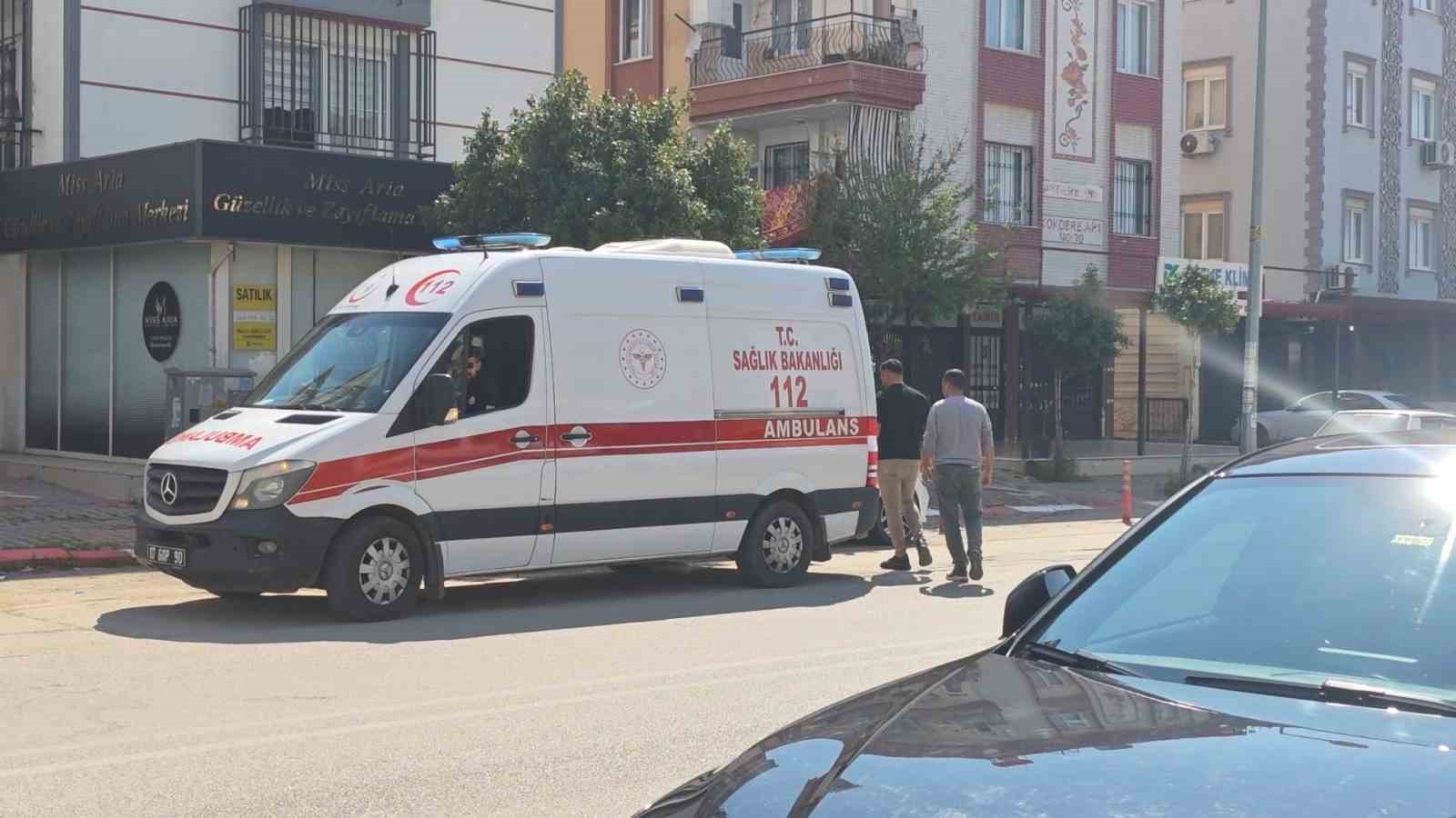 Husumetli akrabalar arasında bıçaklı kavga: 2 yaralı
