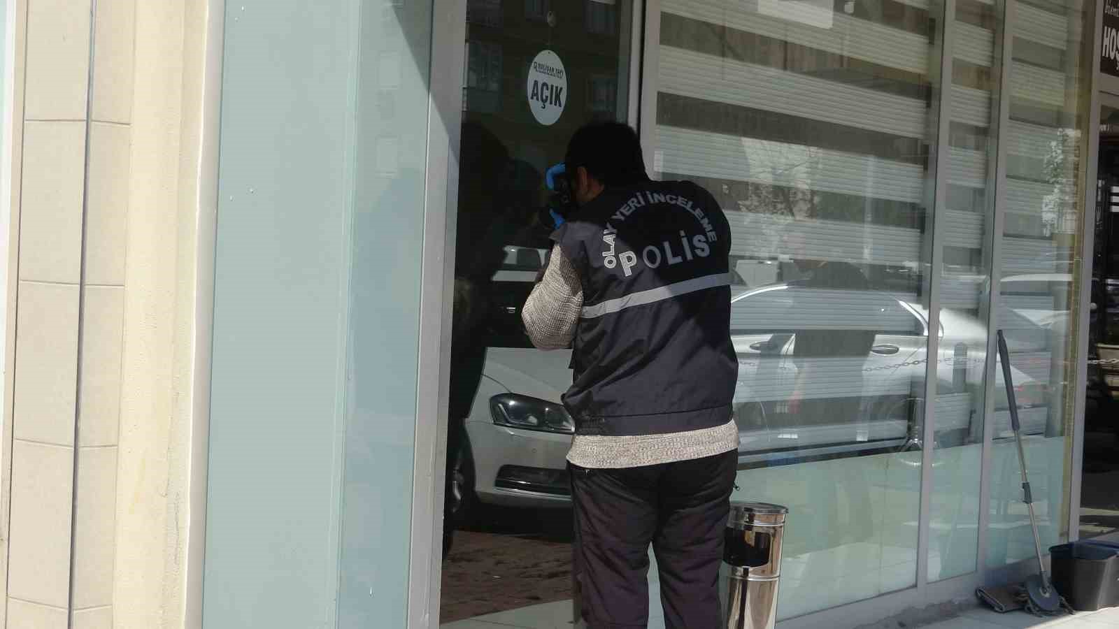 Husumetli akrabalar arasında bıçaklı kavga: 2 yaralı
