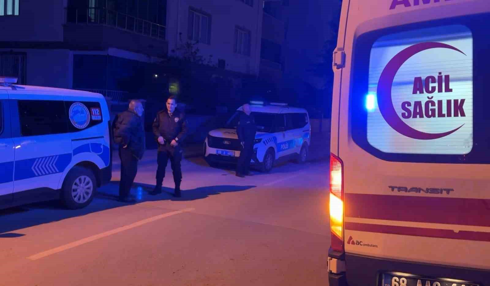 Husumetli komşular arasında mahkeme kararı sonrası kavga: 2 yaralı
