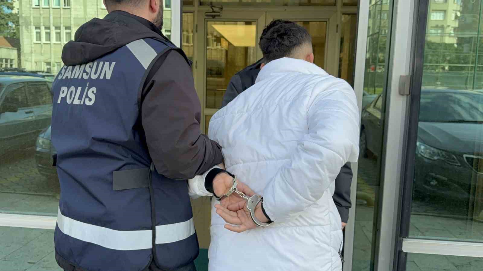 Husumetlisine ateş açtı, başkasını yaraladı
