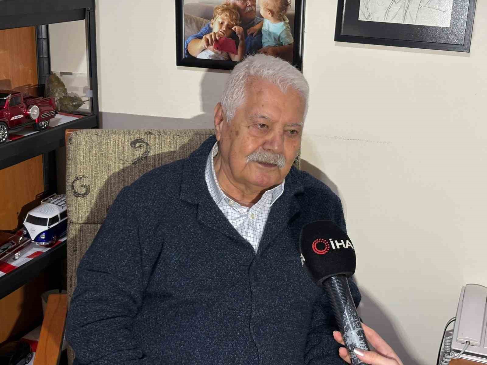 Huzurevi sakini Oktay, pul merakını yarım asrı aşkındır devam ettiriyor
Huzurevi sakini Oktay, pul merakını yarım asrı aşkındır devam ettiriyor
