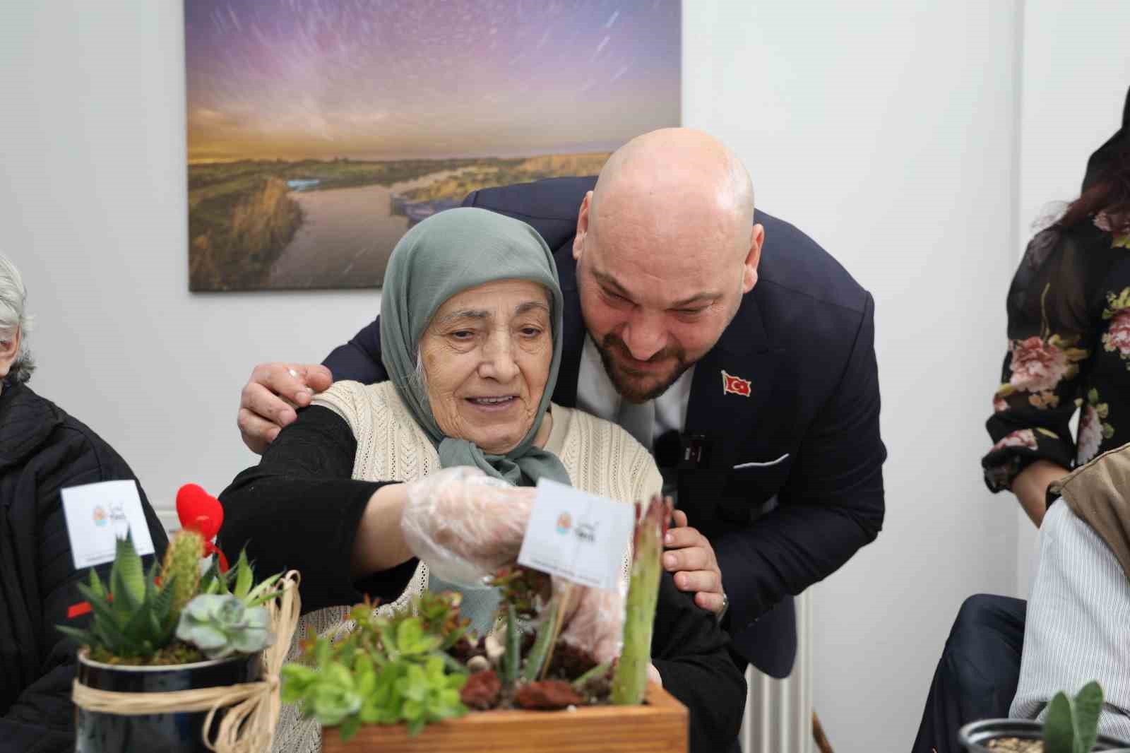 Huzurevi sakinleri hayallerini minyatürlere sığdırdı
