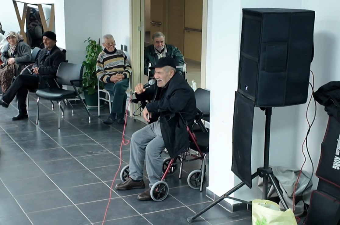 Huzurevi sakinleri için düzenlenen konserler sürüyor
