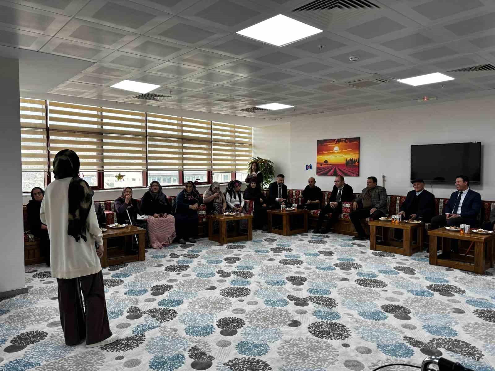 Huzurevinde Yaşlılar Haftası’na özel sergi
