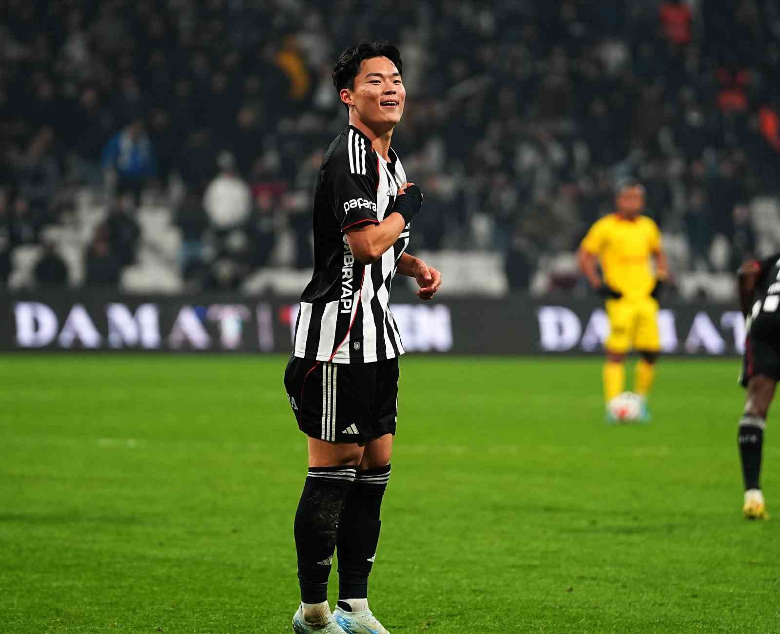 Hyeon-Gyu Oh: "Beşiktaş’a gelmeden önce her maç gol atacağımı hayal ediyordum"
Hyeon-Gyu Oh: "Beşiktaş’a gelmeden önce her maç gol atacağımı hayal ediyordum"