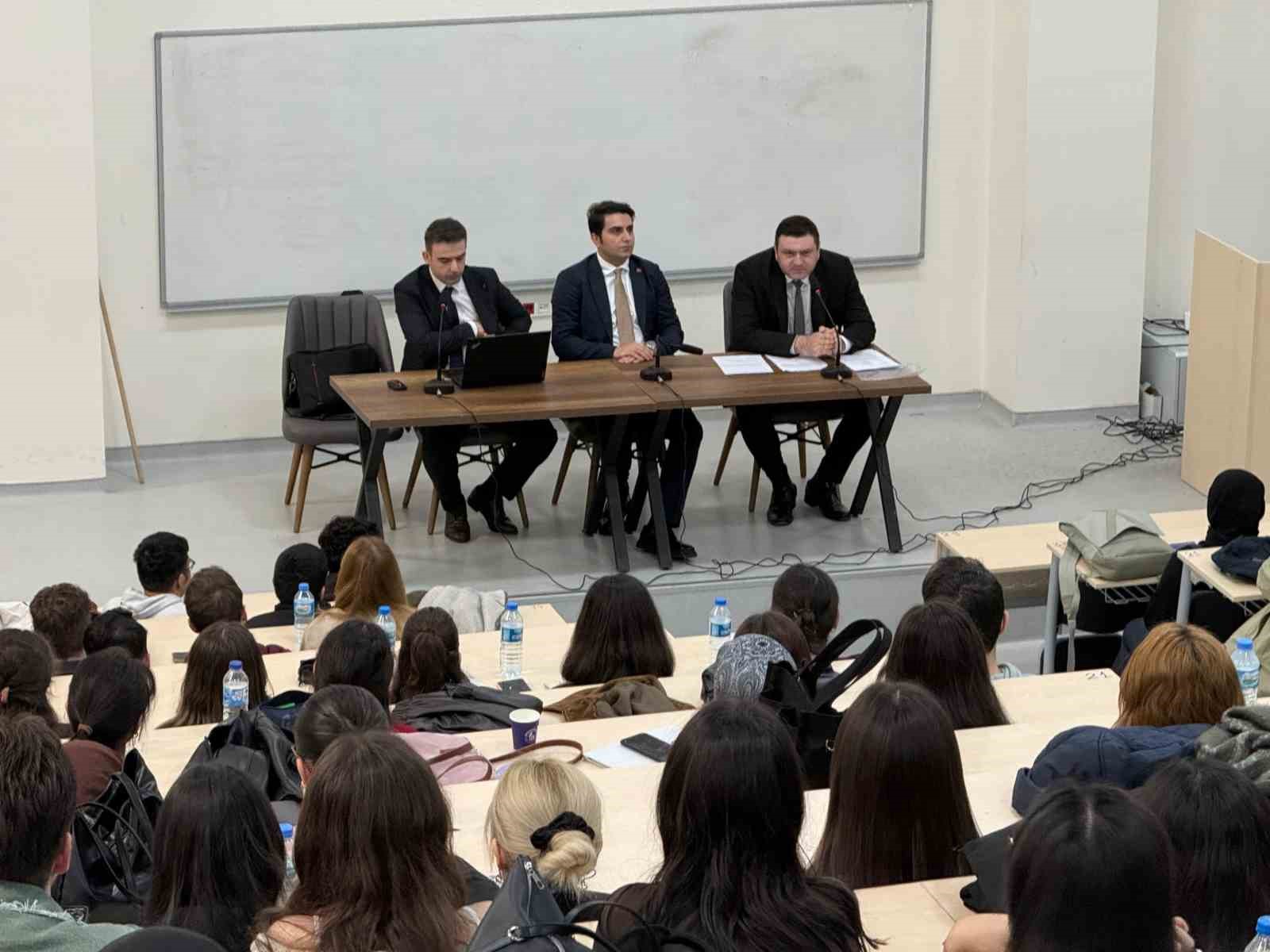 IBAN’ını veren yanar: Savcılıktan üniversitelilere net uyarı
IBAN’ını veren yanar: Savcılıktan üniversitelilere net uyarı