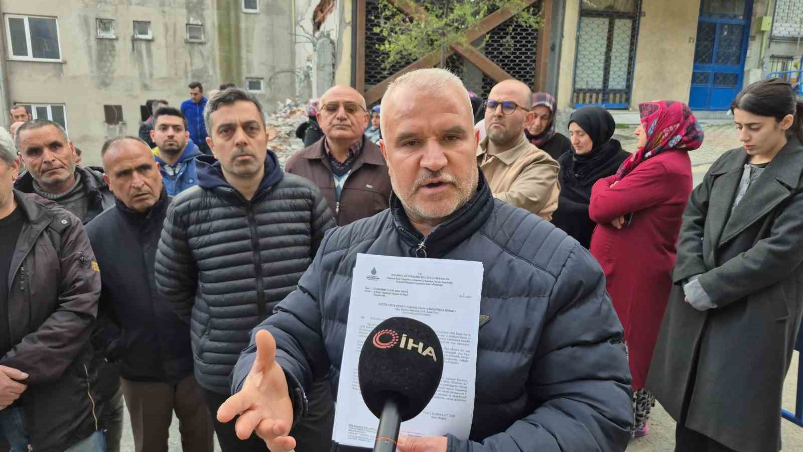 İBB’nin hatalı yıkımı 4 aileyi sokakta bıraktı, yakınlarının yanında kaldıklarını iddia eden aileler çözüm istedi
