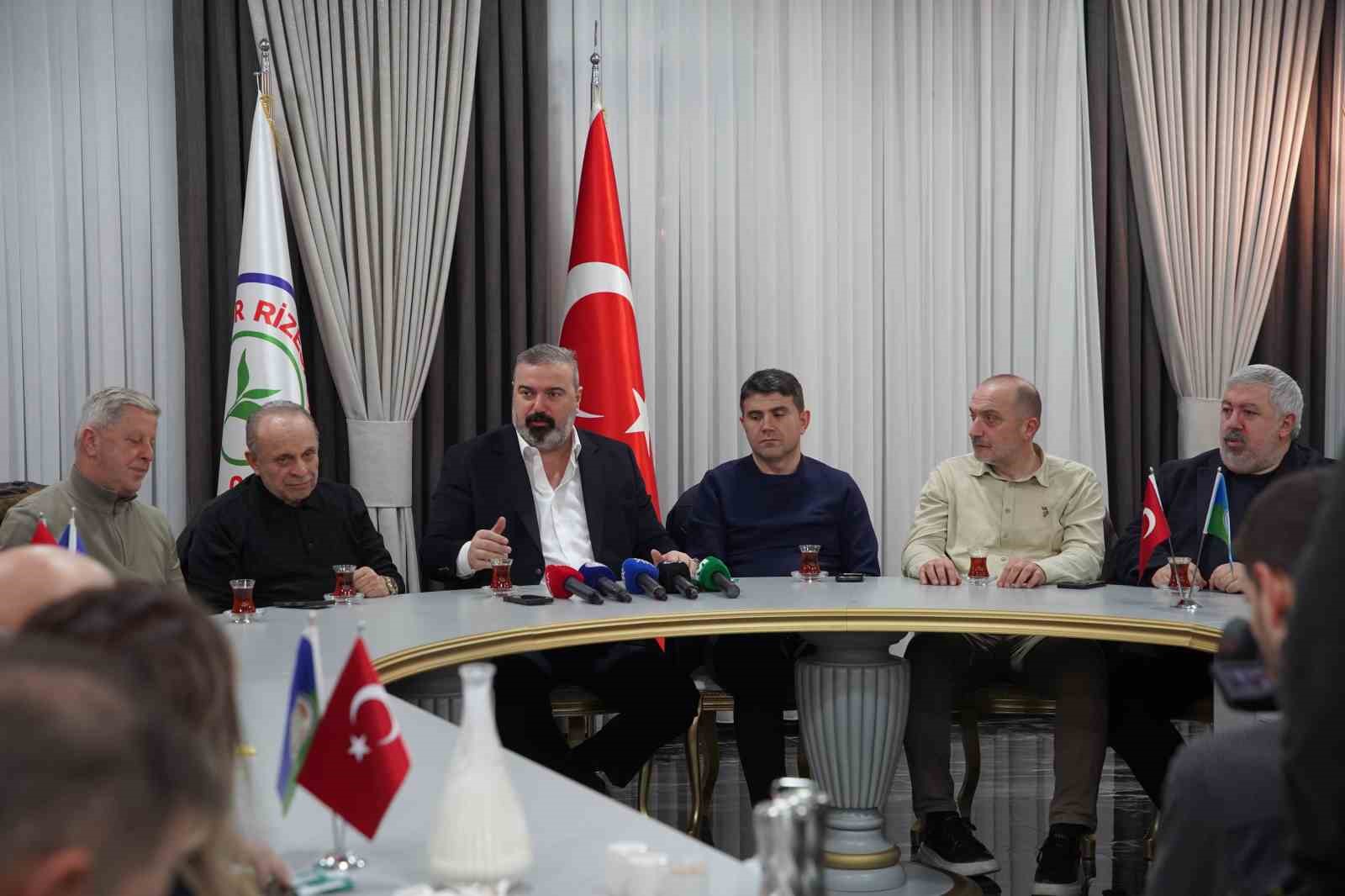 İbrahim Turgut: "Gönül ister ki maçlar adaletle yönetilsin. Ama bu konuda içimiz yanıyor"
İbrahim Turgut: "Gönül ister ki maçlar adaletle yönetilsin. Ama bu konuda içimiz yanıyor"