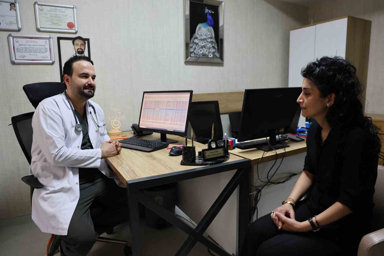 İç Hastalıkları Uzmanı Cihangiroğlu: "Tansiyon hastalarında susama hissi geç kalınmış bir sinyaldir"
