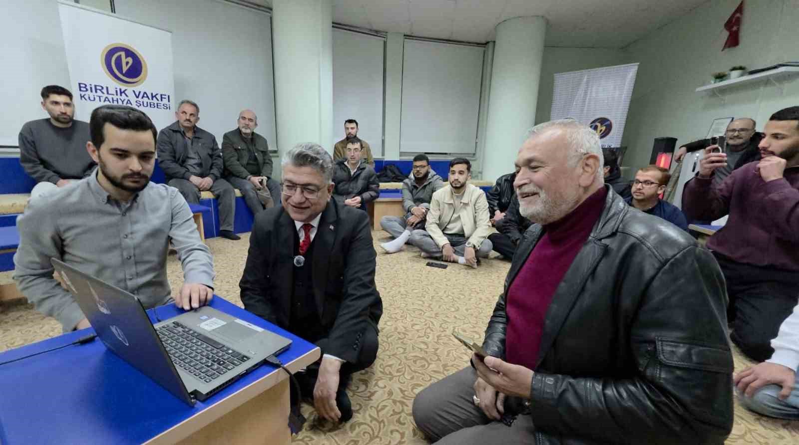 İçişleri Bakan Yardımcısı Ali Çelik, Kütahya’daki sahur programına canlı bağlantıyla katıldı
İçişleri Bakan Yardımcısı Ali Çelik, Kütahya’daki sahur programına canlı bağlantıyla katıldı