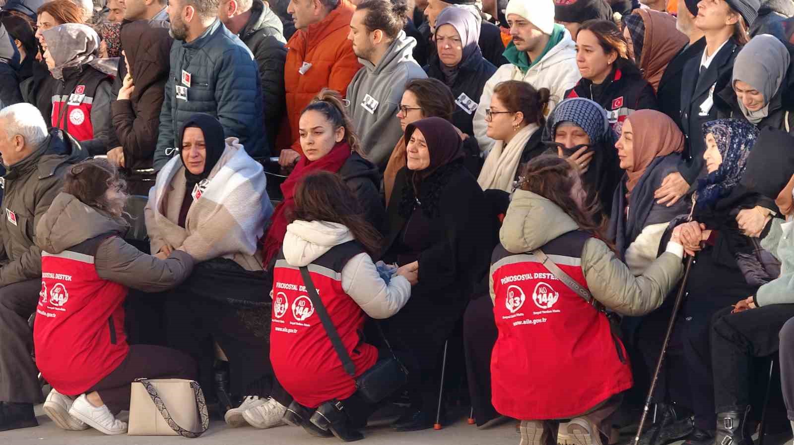 İçişleri Bakanı Ali Yerlikaya: "Kahraman polislerimiz milletimize pusu kuranların tuzaklarını başlarına yıktı"
