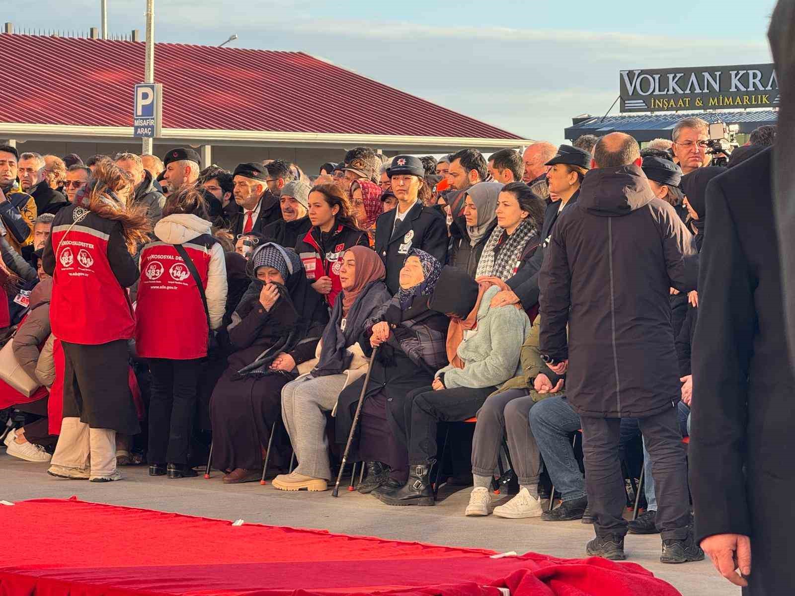 İçişleri Bakanı Ali Yerlikaya: "Kahraman polislerimiz milletimize pusu kuranların tuzaklarını başlarına yıktı"
