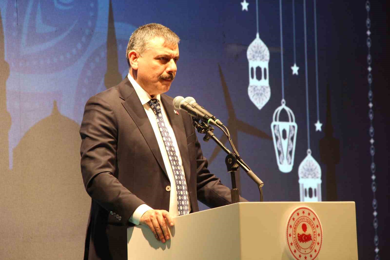 İçişleri Bakanı Çiftçi: "Suçu kaynağında kurutacak stratejiler geliştirerek kararlılıkla yolumuza devam edeceğiz"
İçişleri Bakanı Çiftçi: "Suçu kaynağında kurutacak stratejiler geliştirerek kararlılıkla yolumuza devam edeceğiz"