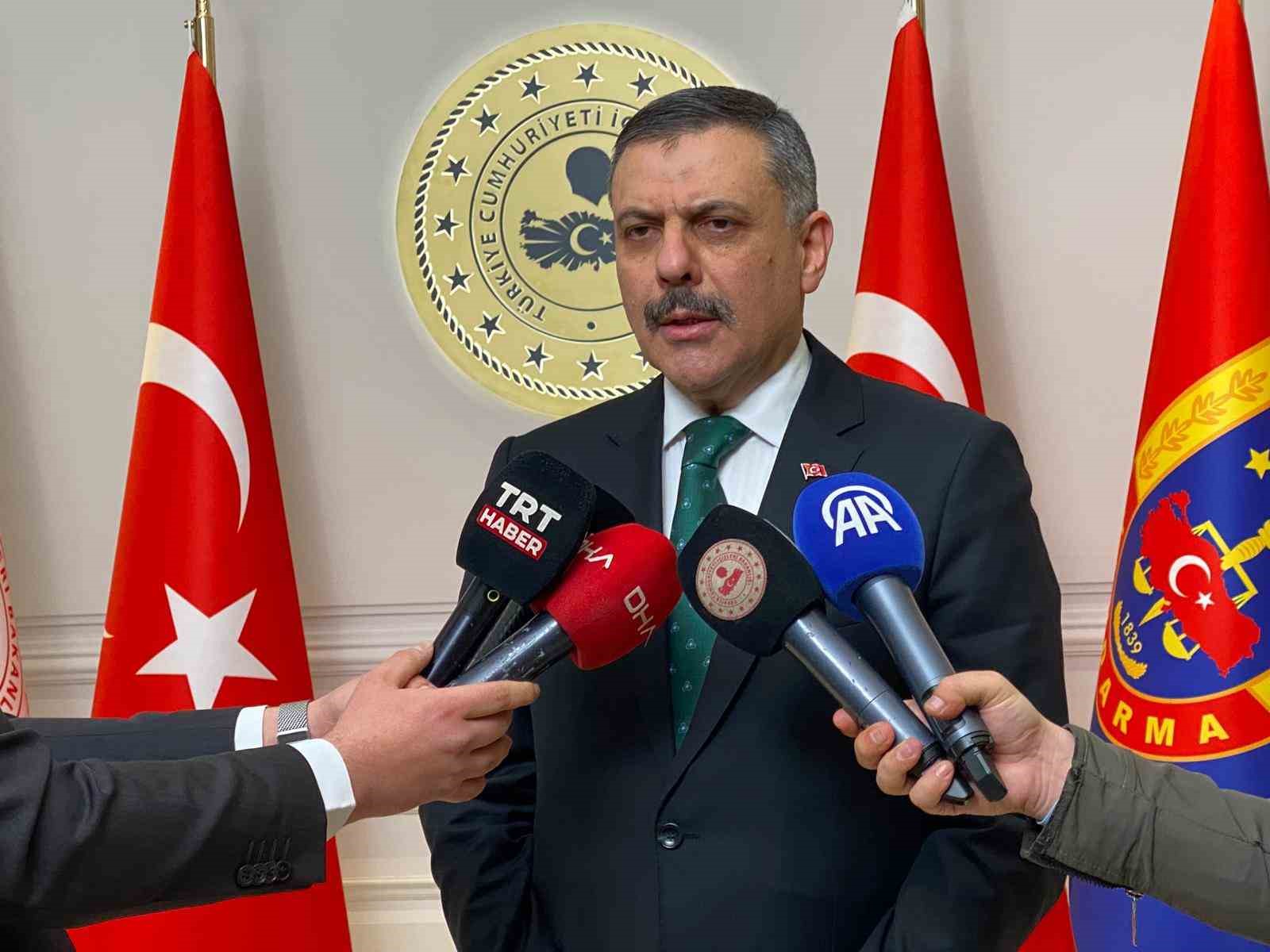 İçişleri Bakanı Çiftçi’den araç içi multimedya sistemleriyle ilgili açıklama: "Orijinalinde olmayan ilaveler yapılması durumunda 21 bin lira ceza öngörülüyor"
