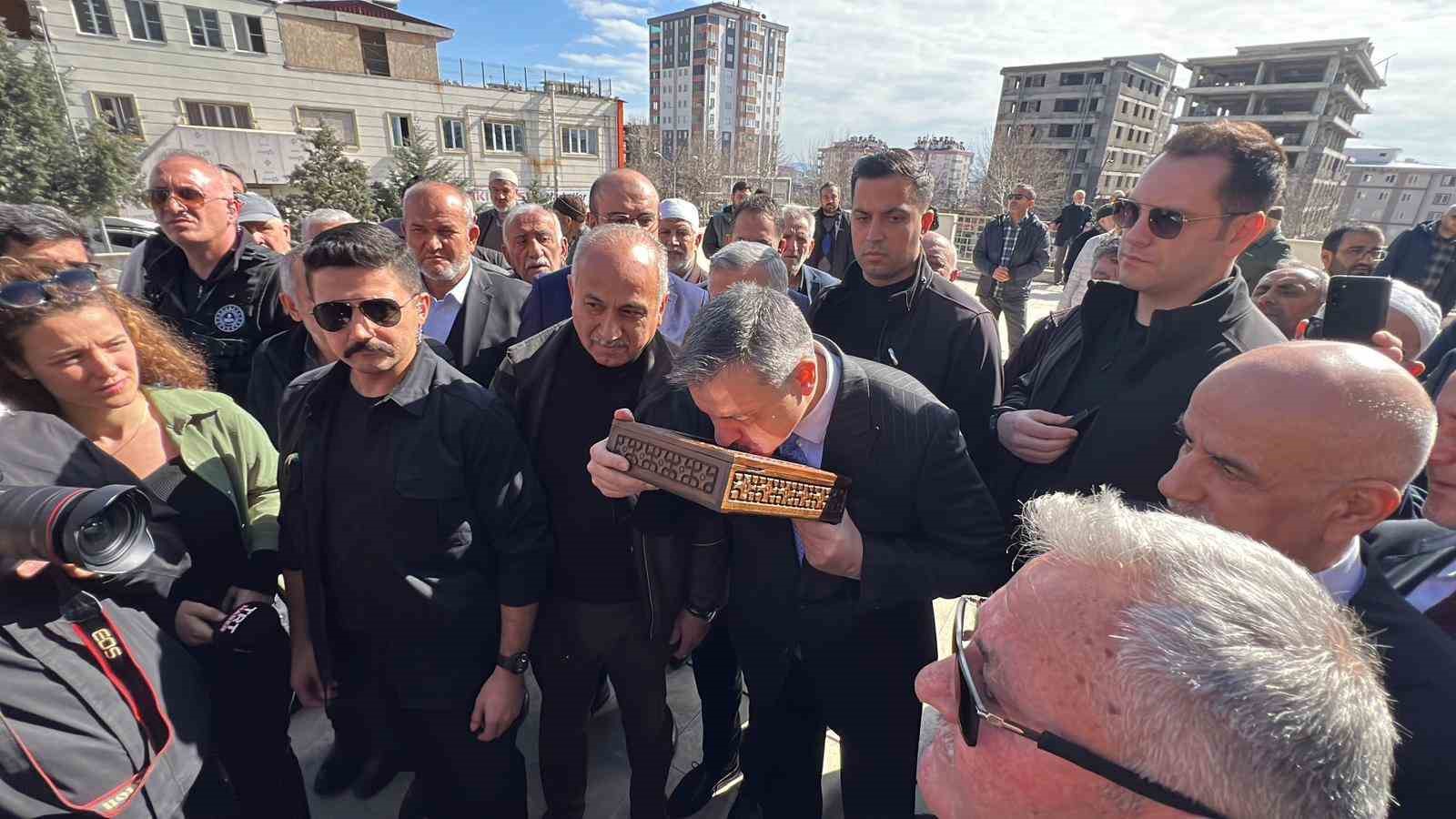 İçişleri Bakanı Çiftçi’ye Kahramanmaraşlıların ilgisi yoğun oldu
