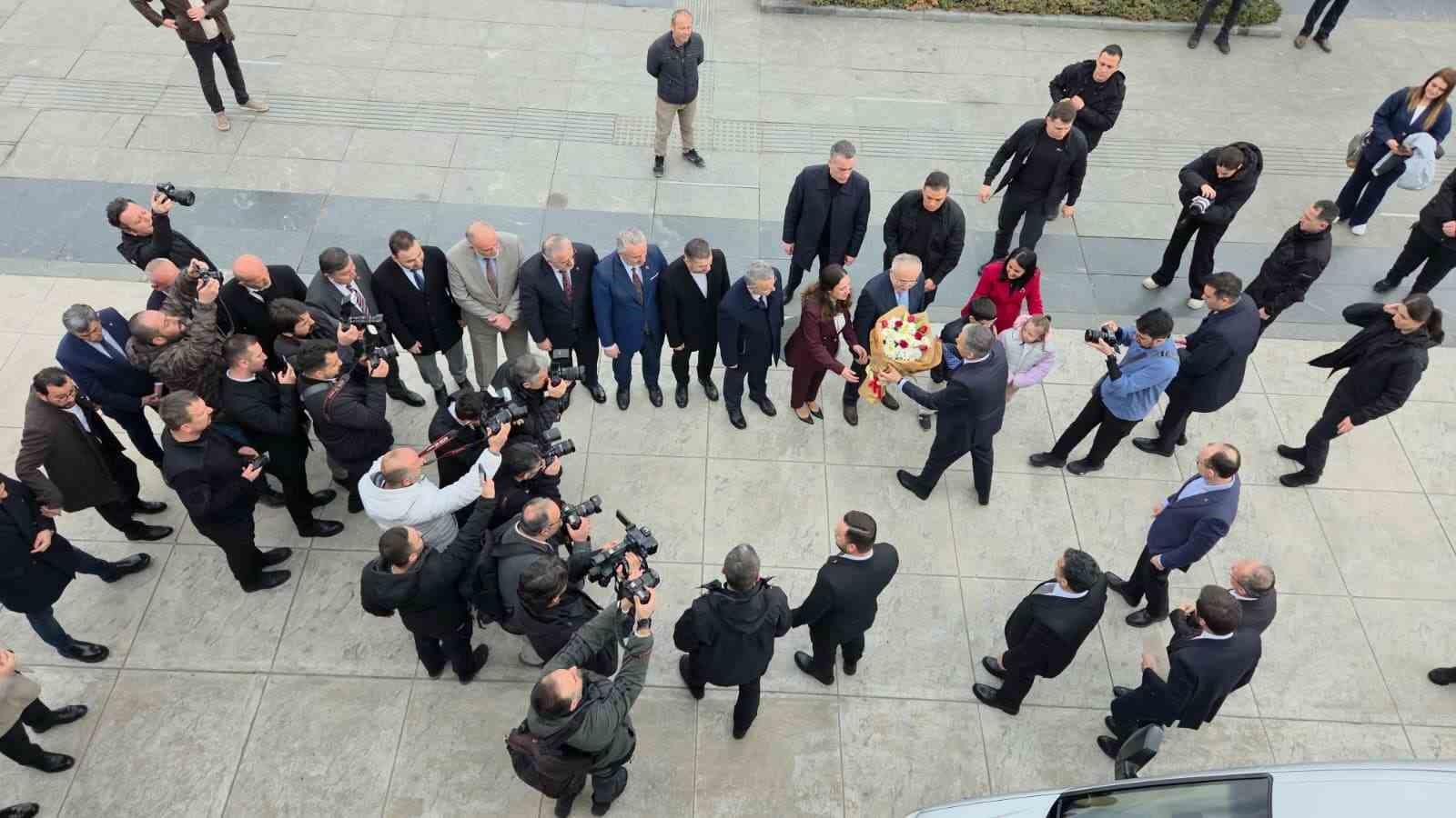 İçişleri Bakanı Yerlikaya: "Türkiye, ’Terörsüz Türkiye’ hedefine emin adımlarla ilerliyor"
İçişleri Bakanı Yerlikaya: "Türkiye, ’Terörsüz Türkiye’ hedefine emin adımlarla ilerliyor"