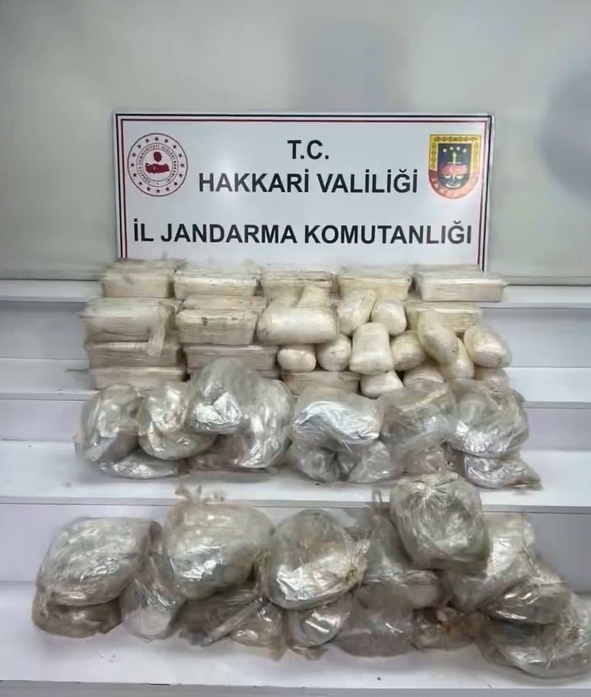 İçişleri Bakanlığı: "Van ve Hakkari’de 320 kilogram uyuşturucu madde ele geçirildi"
