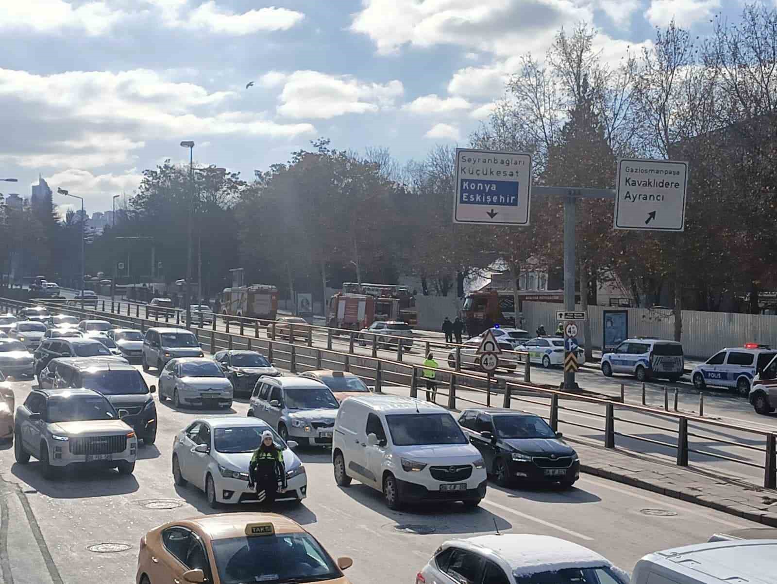 İçişleri Bakanlığı yerleşkesinde konteyner yangını
