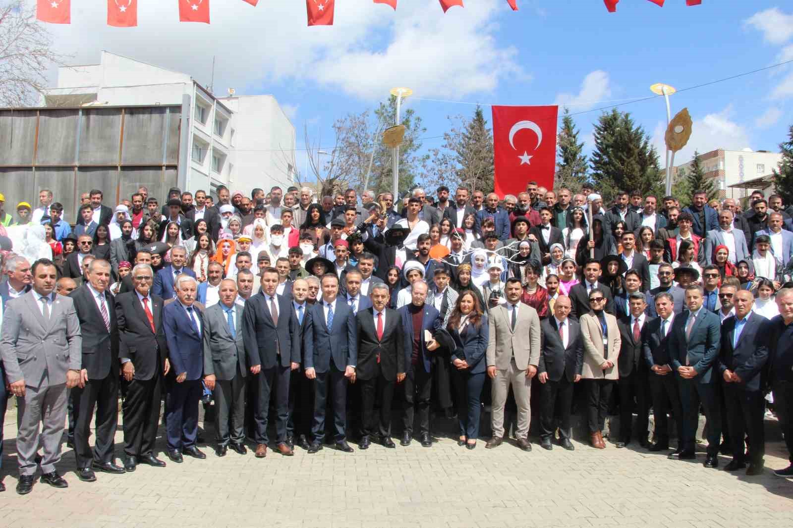 İdil Kitap Fuarı ve Kültür Şöleni başladı
