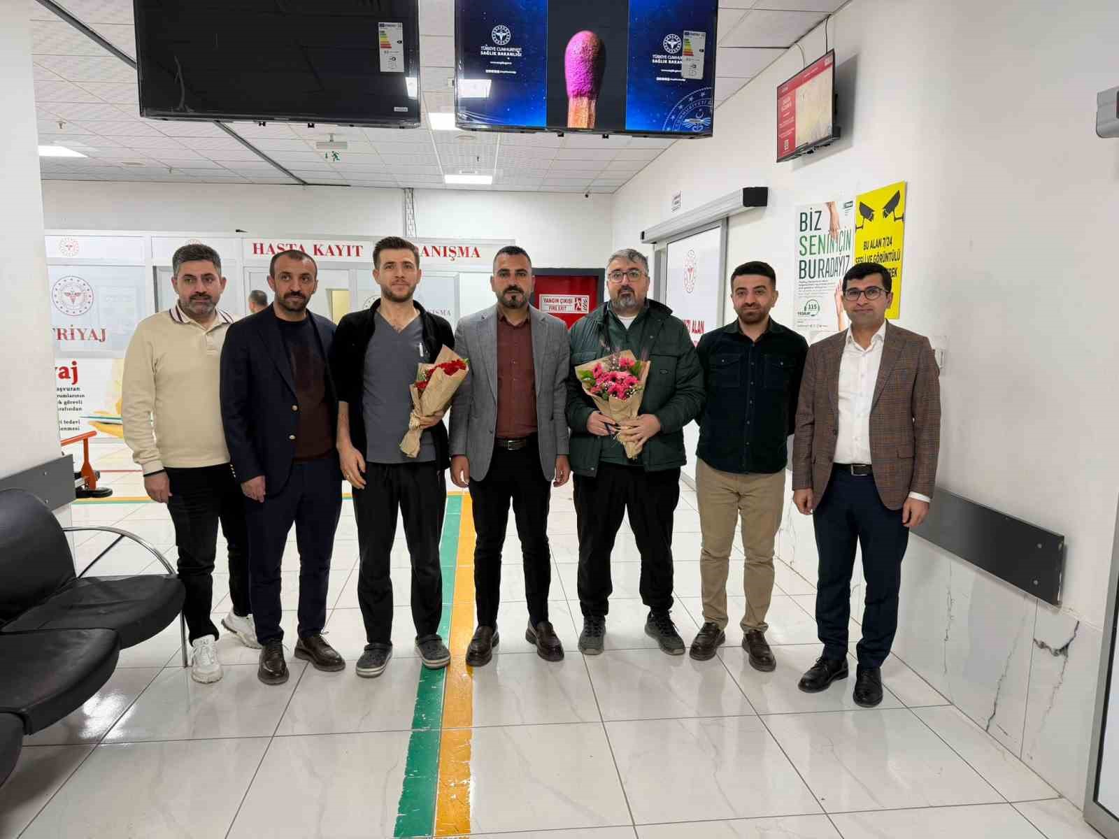 İdil’de 14 Mart Tıp Bayram’ında sağlık çalışanlarıyla bir araya gelindi
