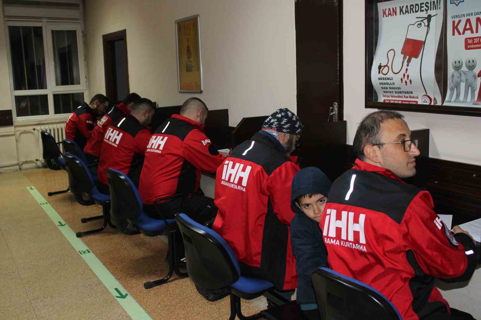 İftar yapıp kan vermeye koştular
