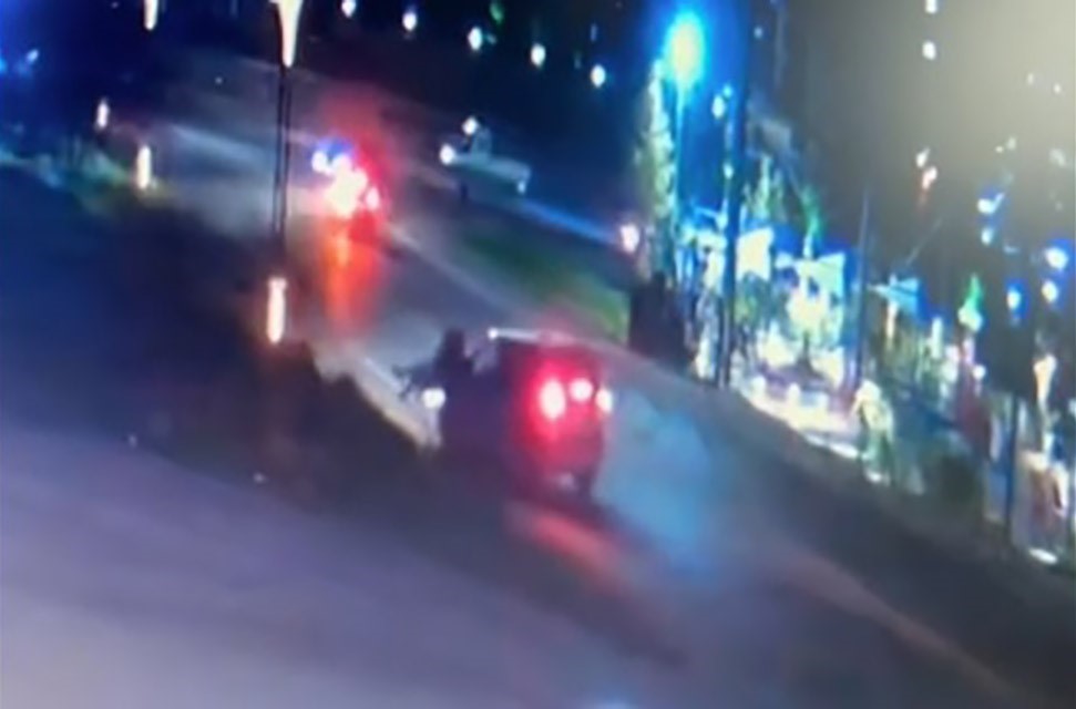 "İftira" demişti, görüntüler ortaya çıktı: Eski eşini ve oğlunu böyle ezdi
"İftira" demişti, görüntüler ortaya çıktı: Eski eşini ve oğlunu böyle ezdi