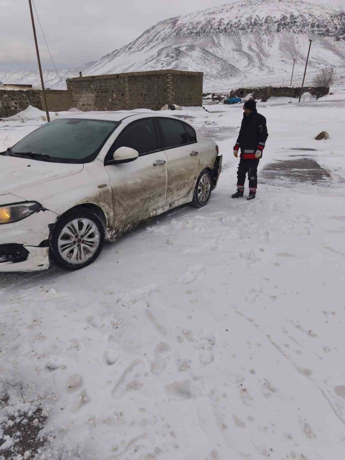 Iğdır-Doğubayazıt yolunda zincirleme kaza: 3 yaralı

