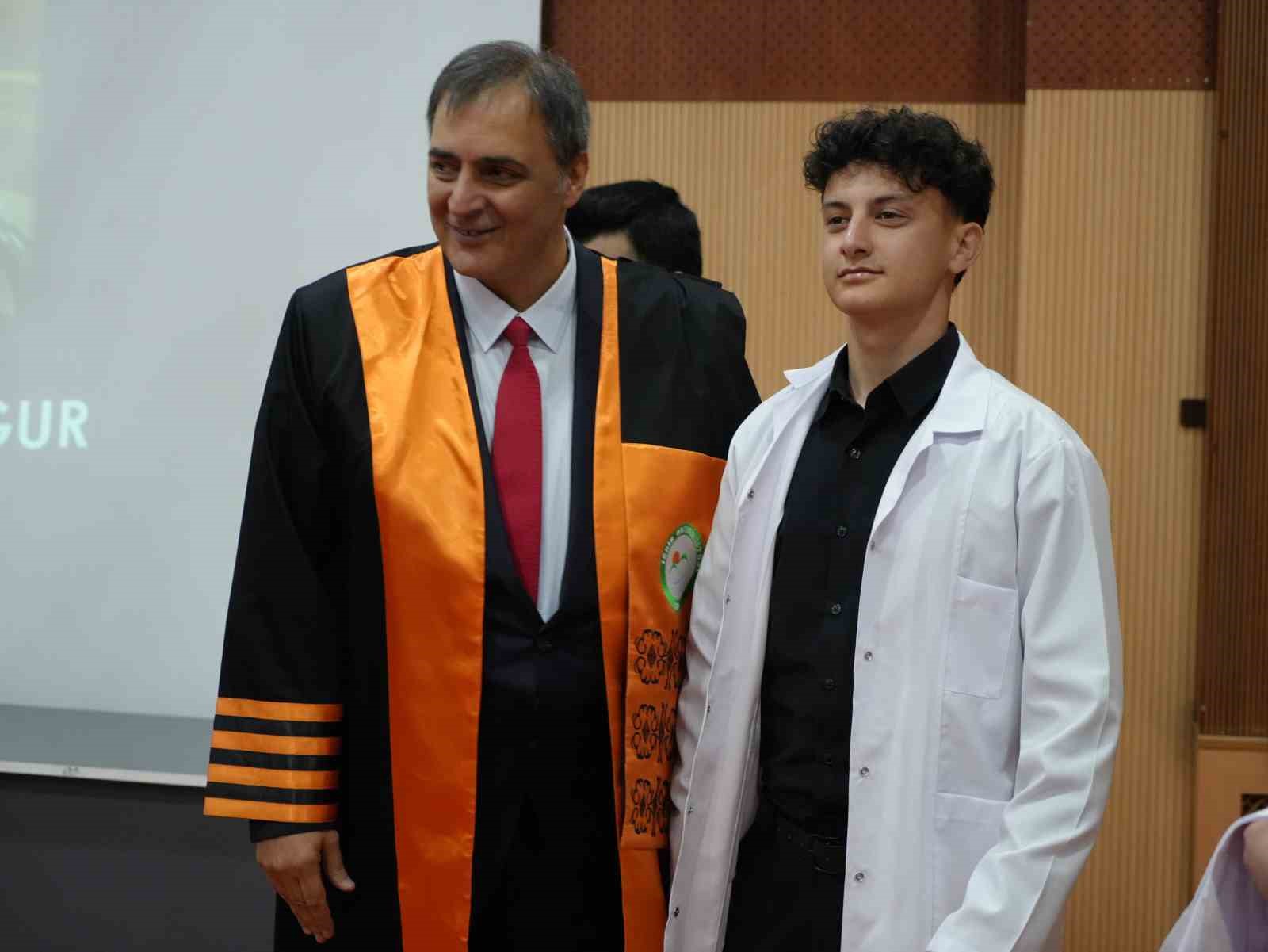 Iğdır Üniversitesi Diş Hekimliği Fakültesi’nde ilk beyaz önlük heyecanı
