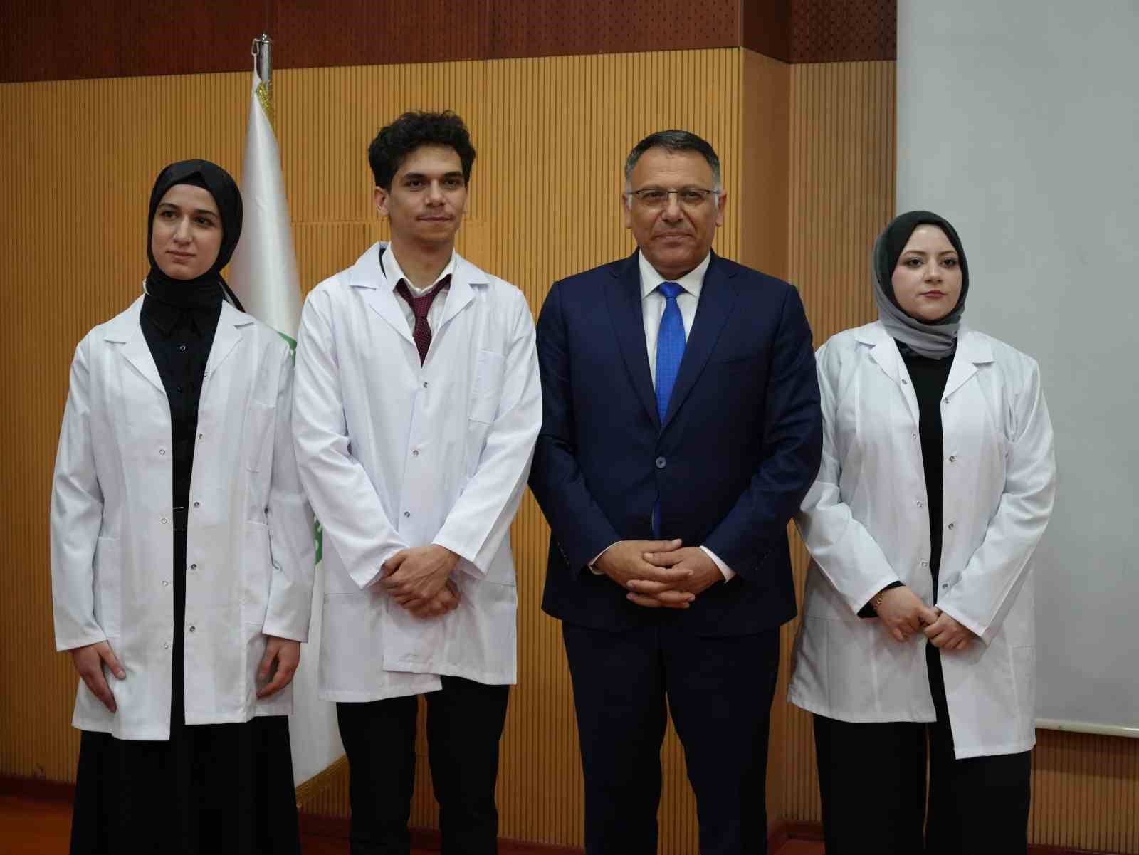 Iğdır Üniversitesi Diş Hekimliği Fakültesi’nde ilk beyaz önlük heyecanı
