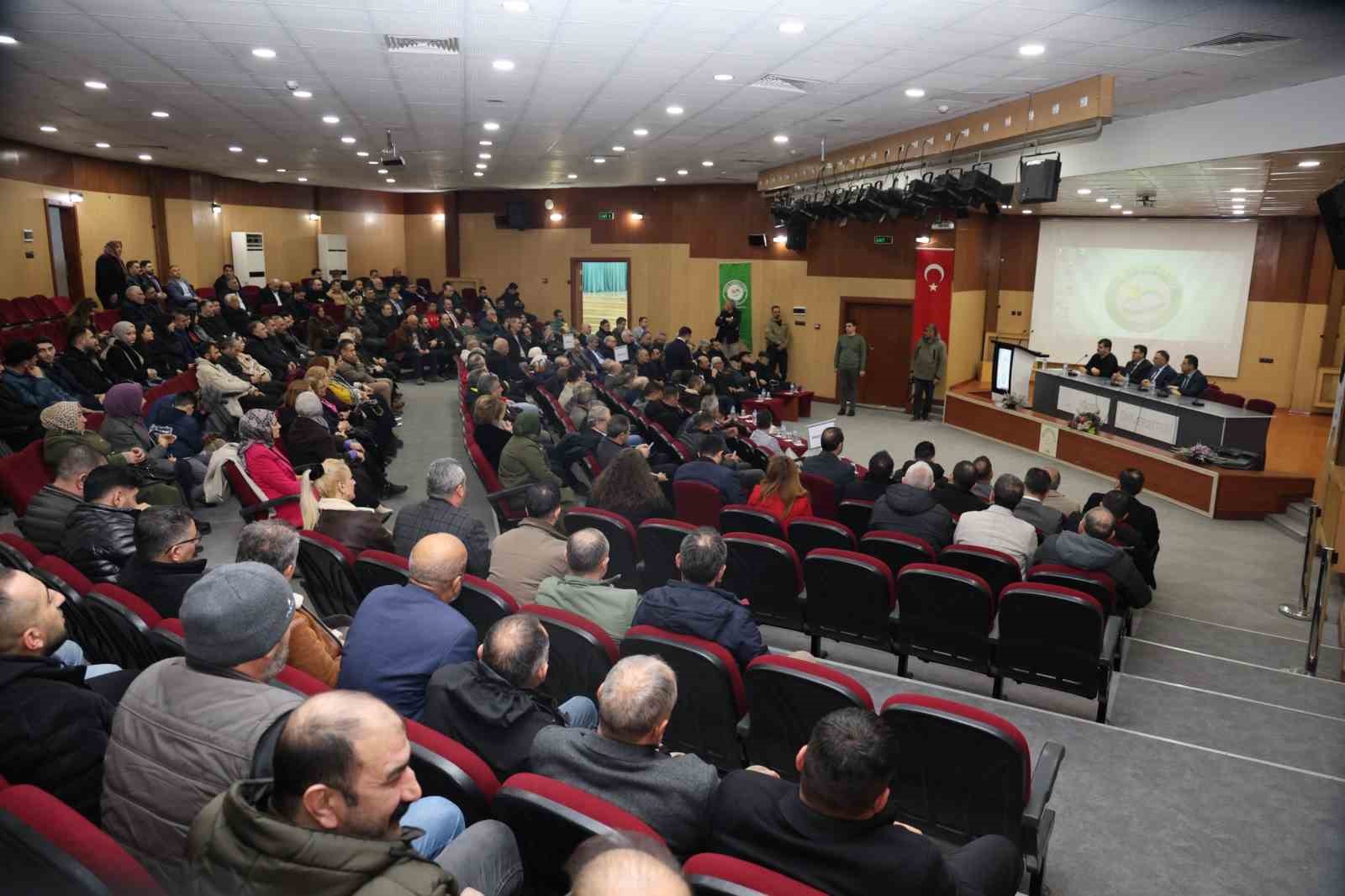 Iğdır Üniversitesi STK’larla güç birliği yaptı: 100’ü aşkın temsilci istişare toplantısında buluştu
Iğdır Üniversitesi STK’larla güç birliği yaptı: 100’ü aşkın temsilci istişare toplantısında buluştu
