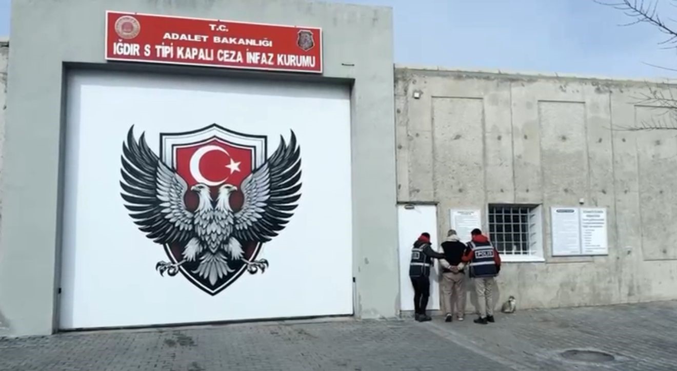 Iğdır’da aranan cinayet hükümlüsü sınır kapısında yakalandı
