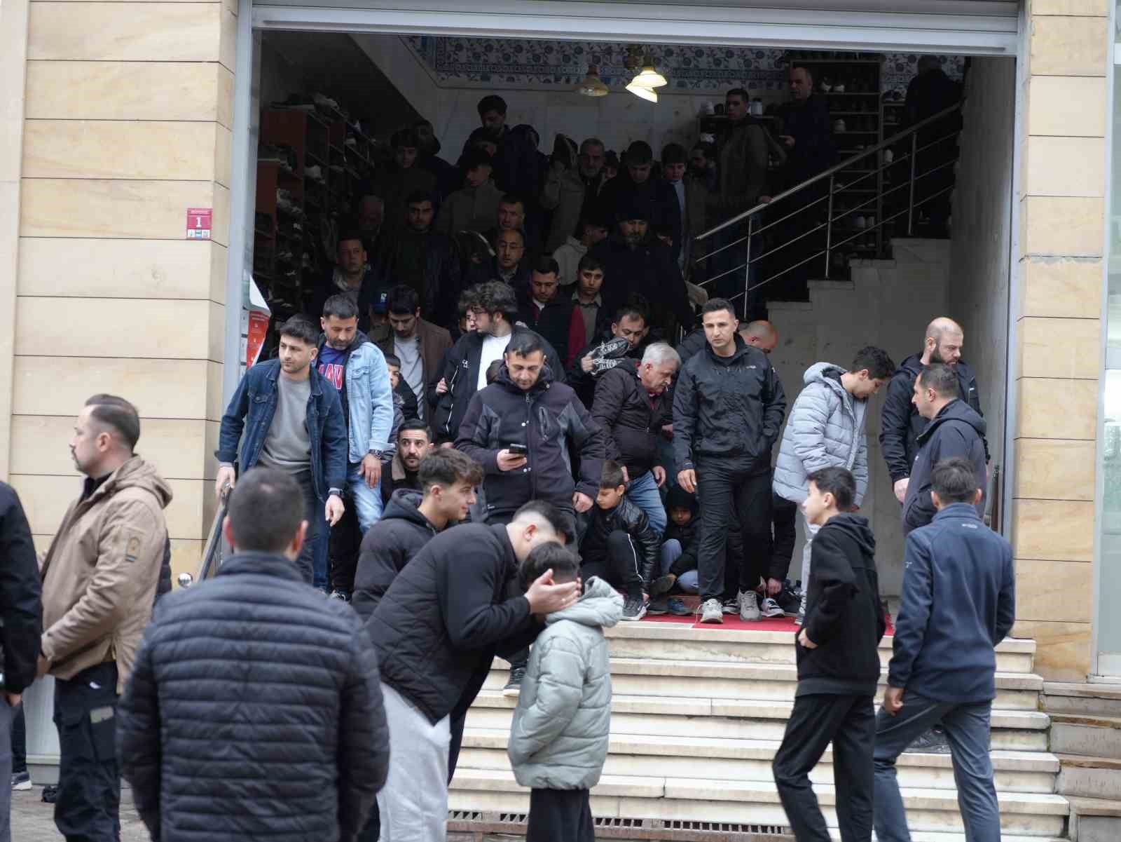 Iğdır’da bayram namazı kılındı
