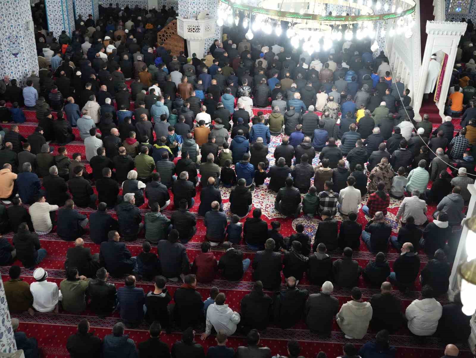 Iğdır’da bayram namazı kılındı
