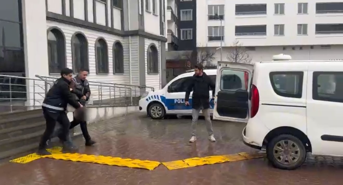 Iğdır’da bıçaklı saldırıya uğrayan kız öğrenci yaralandı
