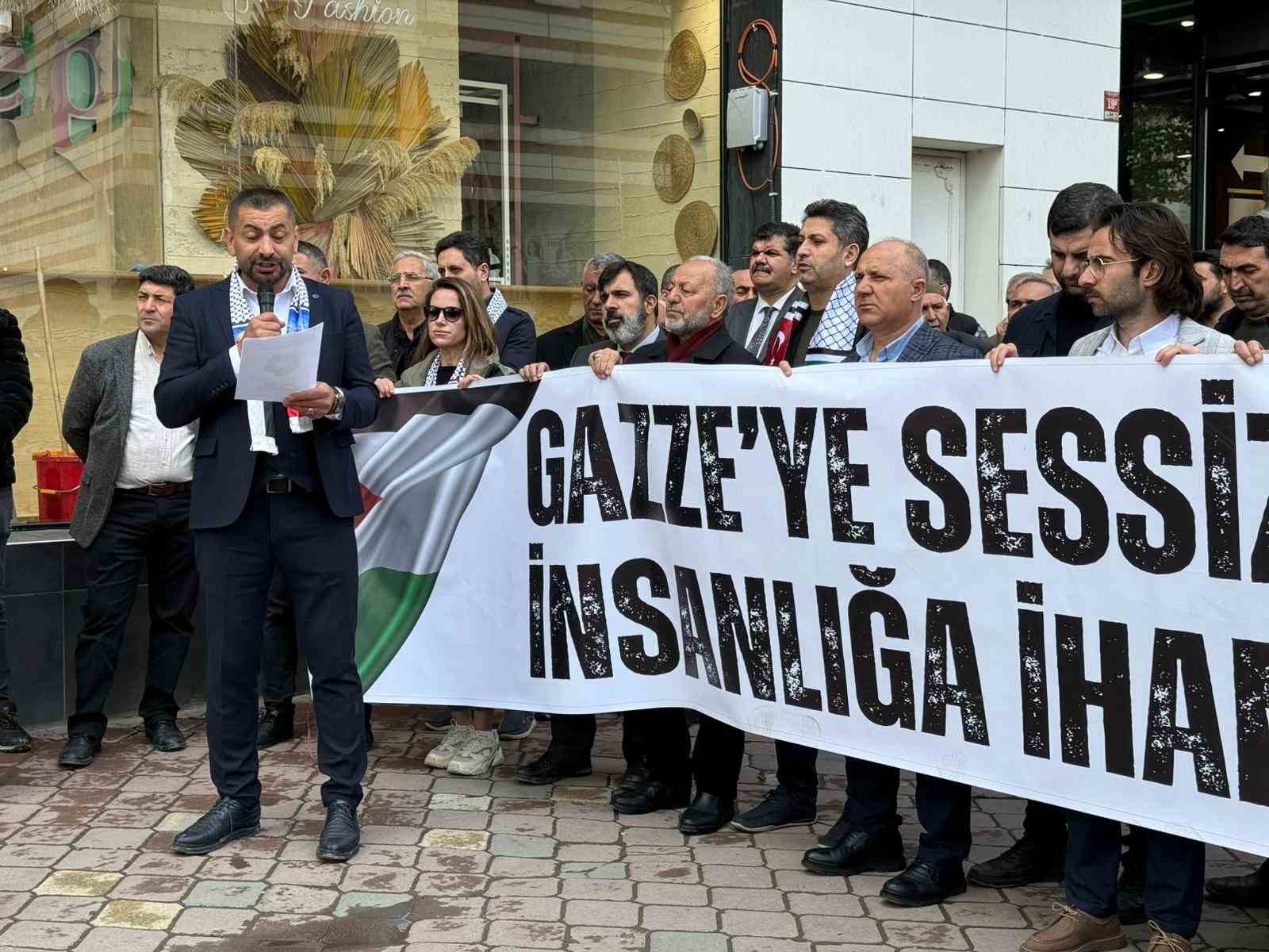 Iğdır’da cuma namazı sonrası Filistin’e destek açıklaması
