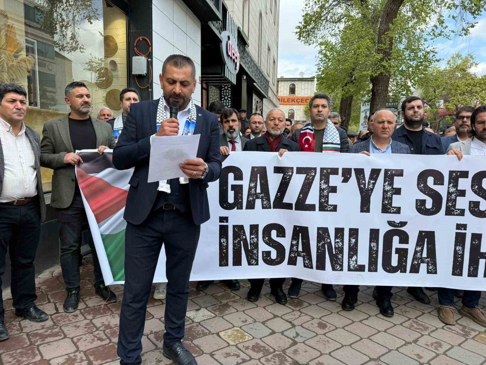 Iğdır’da cuma namazı sonrası Filistin’e destek açıklaması
