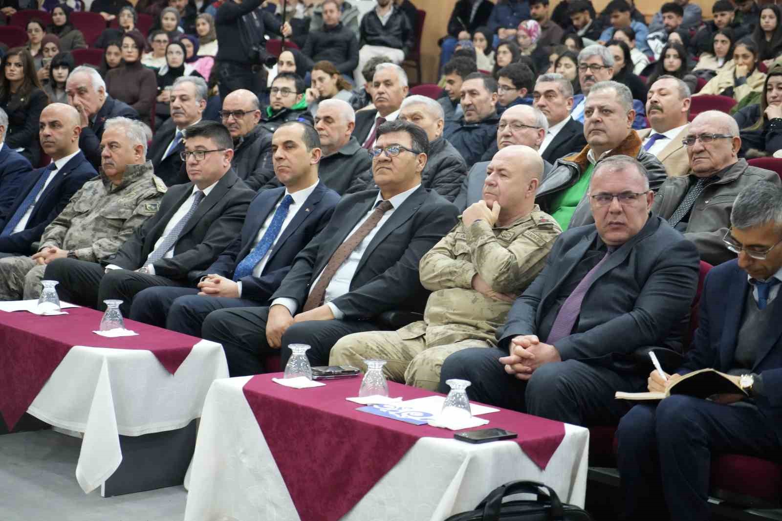 Iğdır’da Hocalı Katliamı’nda hayatını kaybedenler anıldı
