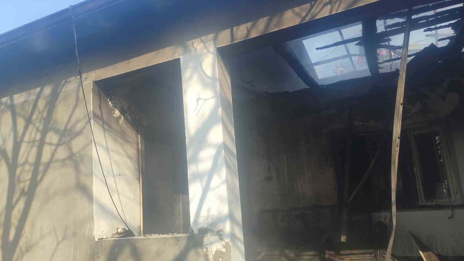 Iğdır’da iki ayrı yangın korkuttu
