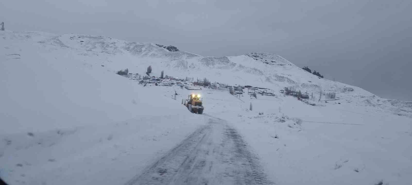 Iğdır’da karla mücadelede başarı: Kapalı köy yolu kalmadı

