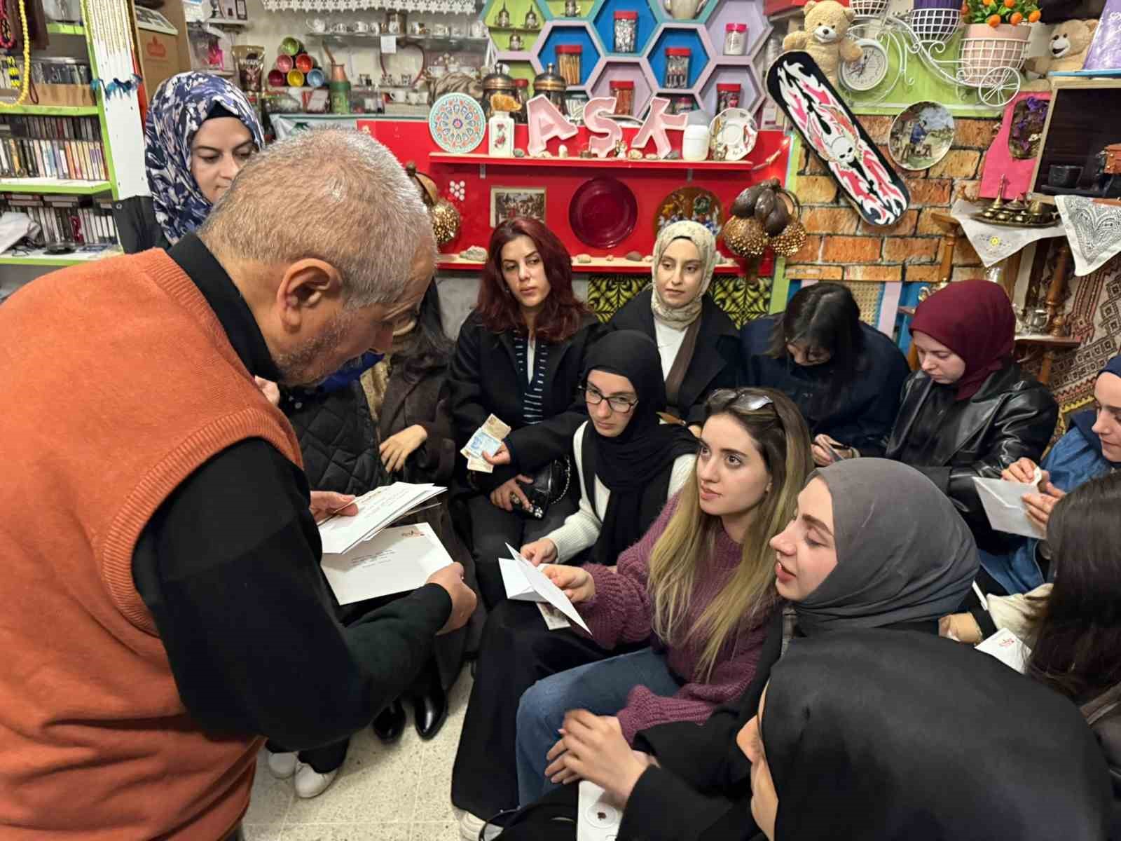 Iğdır’da nostalji rüzgarı: Pul ve kartpostalla mesaj gönderme geleneği yeniden canlandı
