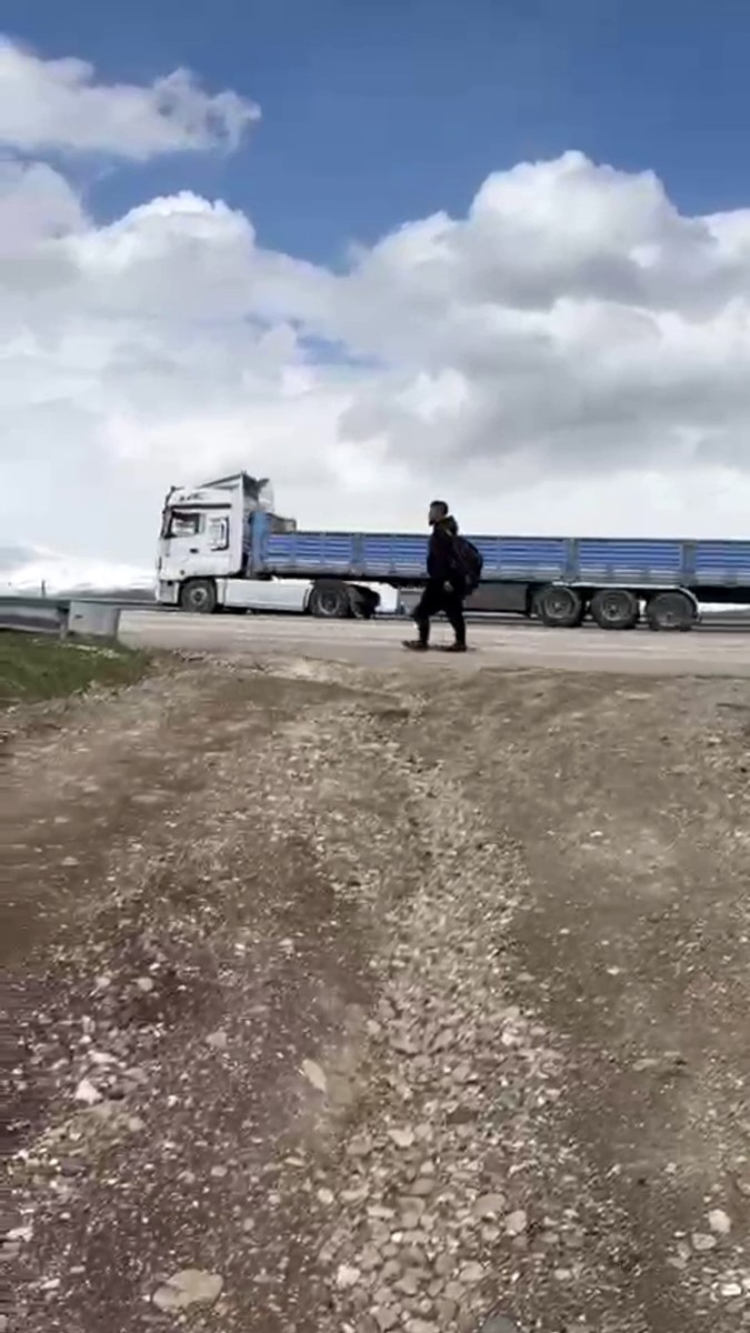 Iğdır’dan İstanbul’a yürüdü: Survivor hayali kapıdaki görevlilere takıldı
