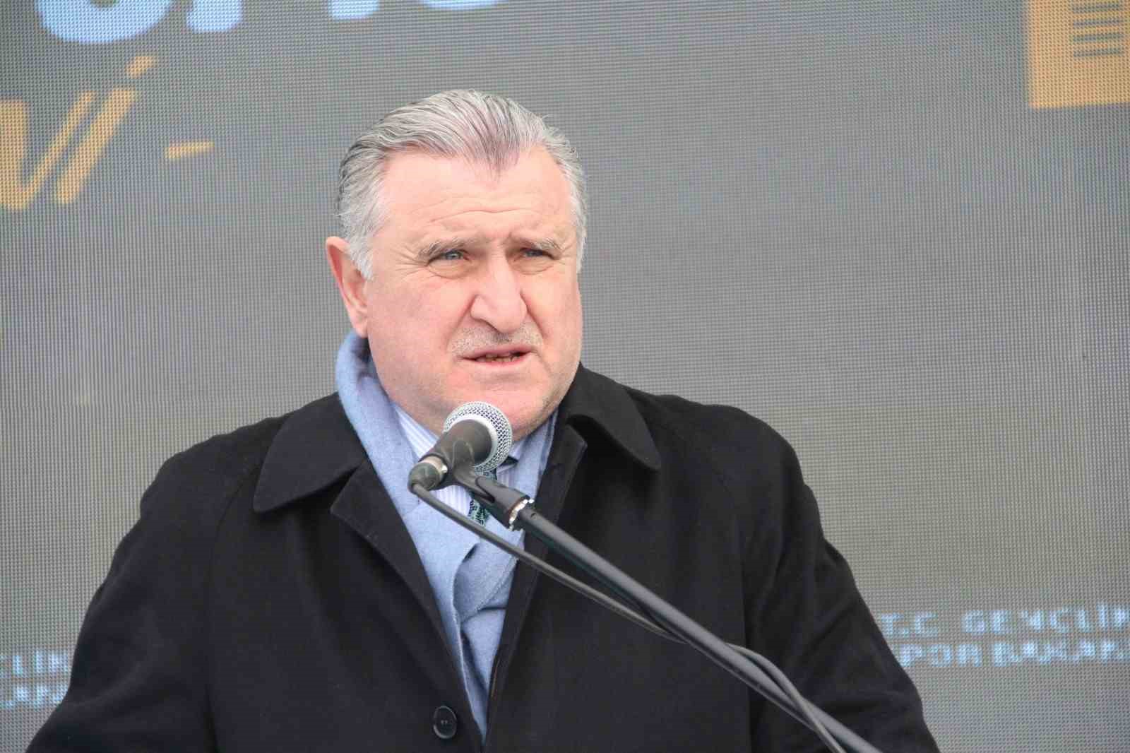 Iğdır’ın yeni stadyumunun açılışını Bakan Osman Aşkın Bak gerçekleştirdi
