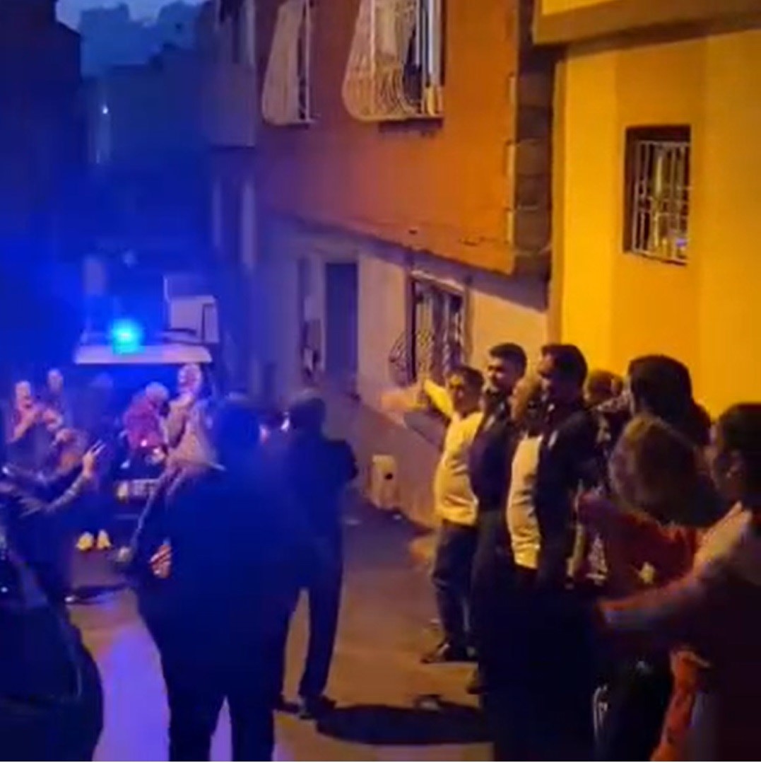 İhbara giden polis ekiplerine davullu zurnalı halay sürprizi
