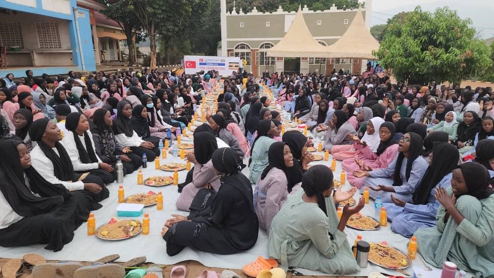 İhlas Vakfı Ramazan ayında yurt içi ve yurt dışı yardım faaliyetlerini sürdürüyor
İhlas Vakfı Ramazan ayında yurt içi ve yurt dışı yardım faaliyetlerini sürdürüyor