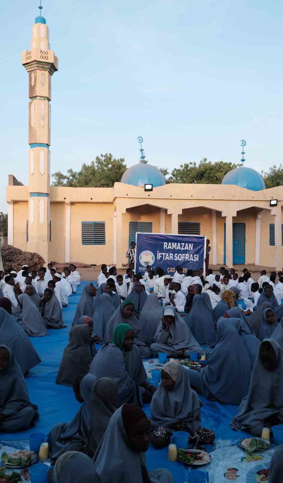 İhlas Vakfı Ramazan ayında yurt içi ve yurt dışı yardım faaliyetlerini sürdürüyor
İhlas Vakfı Ramazan ayında yurt içi ve yurt dışı yardım faaliyetlerini sürdürüyor